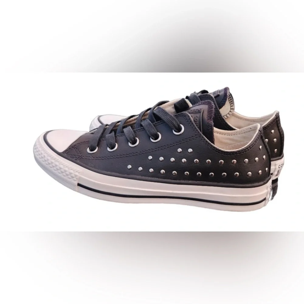 Converse Studded Leather Low Top Sneakers RARE 9 - Picture 1 of 7